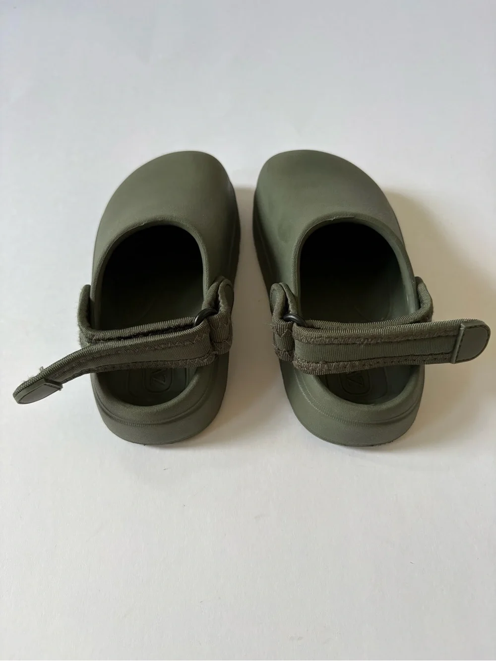 Zara Kids Rubber Mules Clogs Shoes Army Green 23 Comfy Water resistant Light m